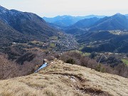 25 Sguardo indietro alla salita percorsa con vista su Serina e la sua valle